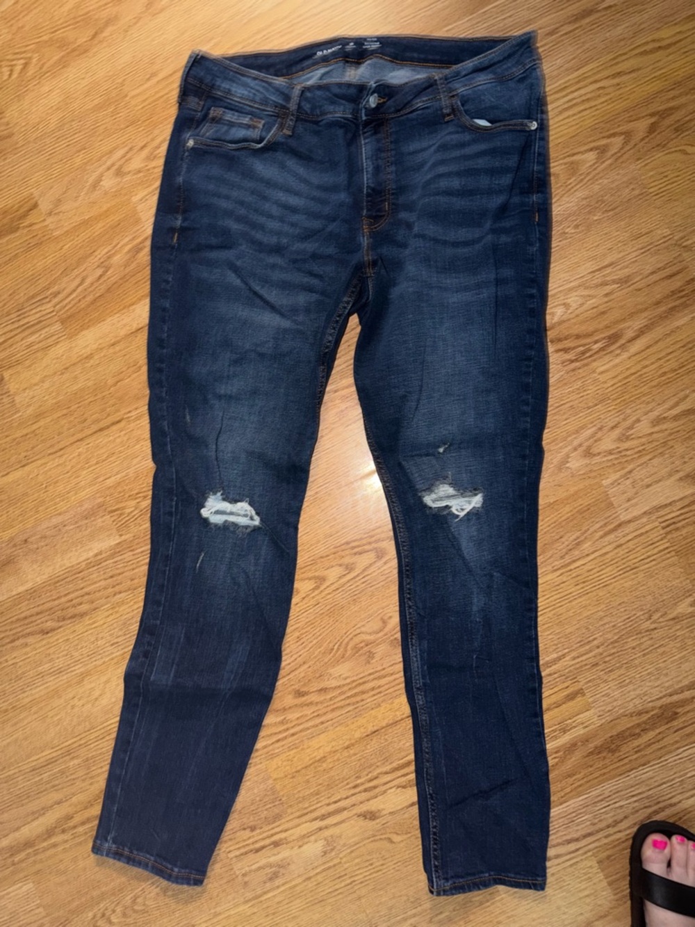 Old Navy Women’s Dark Blue Distressed Skinny Jeans